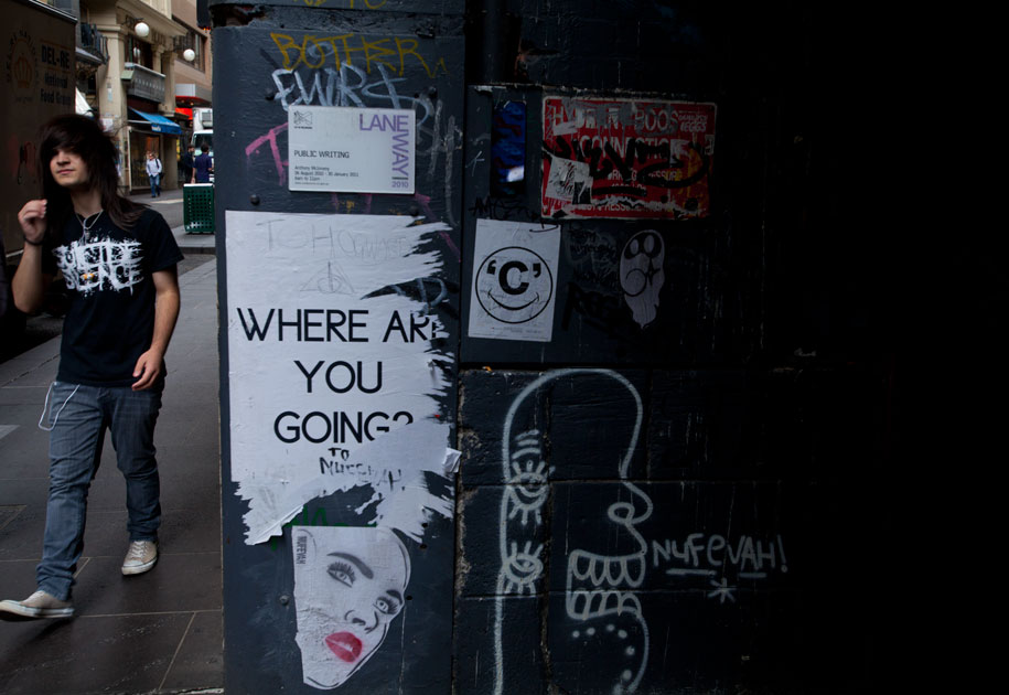 02_melbourne.art.poster.man.graffiti.street.color.jpg